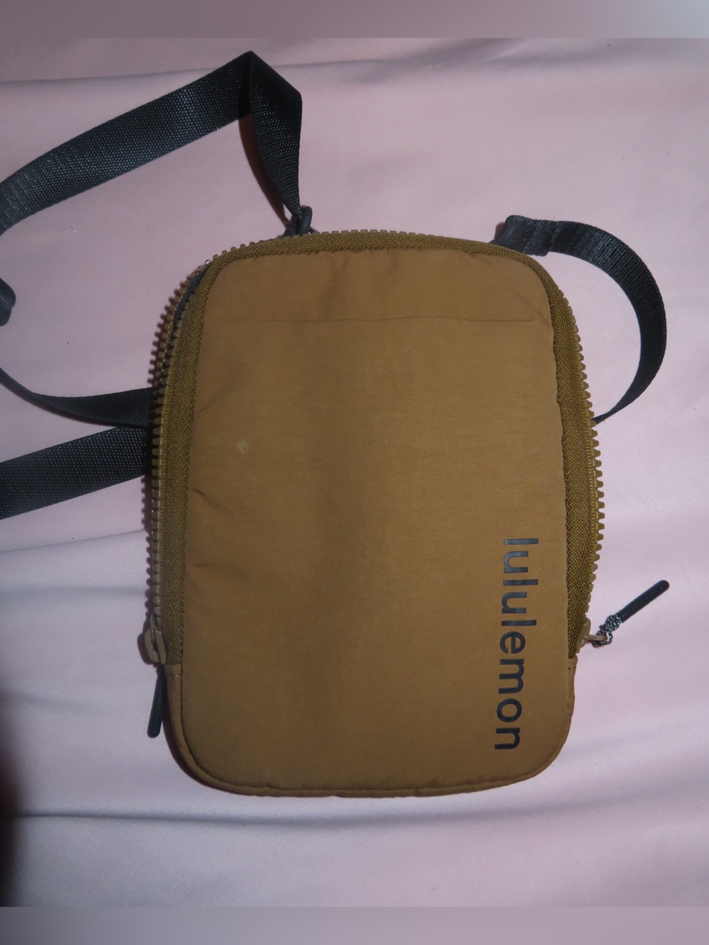 lululemon athletica Men's Tan Belt Bag with Black Strap